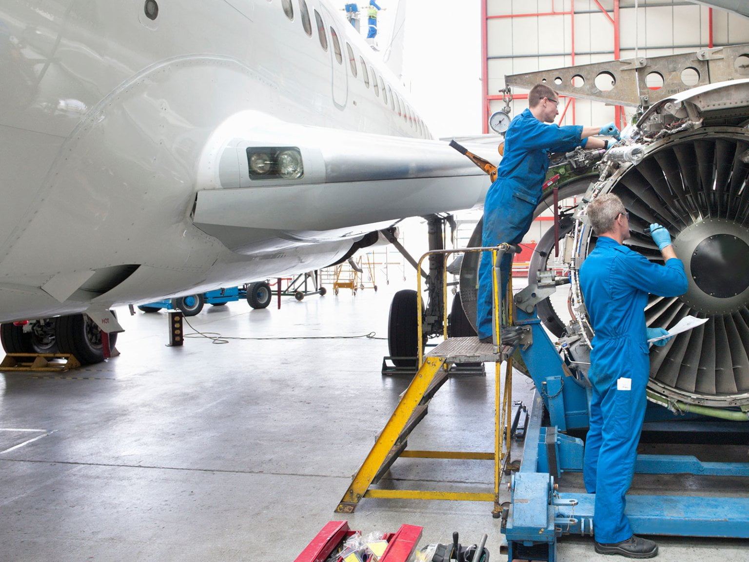 Manufacturing trends in the aerospace industry | VYNMSA